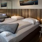 H&h Im Herzen Der Stadt Super Zentral Ruhig Mit Kochnischen Balkon Oder Empore Apartamento Greifswald