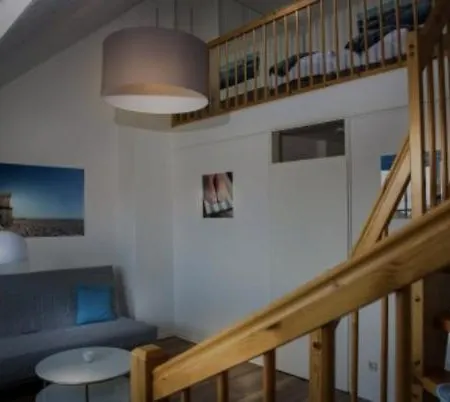 H&h Im Herzen Der Stadt Super Zentral Ruhig Mit Kochnischen Balkon Oder Empore Greifswald