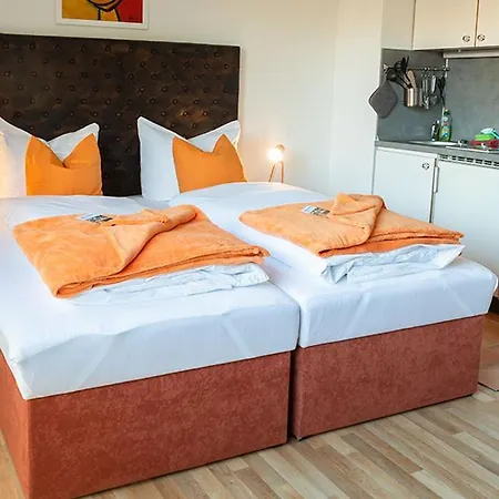 H&h Im Herzen Der Stadt Super Zentral Ruhig Mit Kochnischen Balkon Oder Empore Appartement