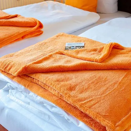 H&h Im Herzen Der Stadt Super Zentral Ruhig Mit Kochnischen Balkon Oder Empore Greifswald