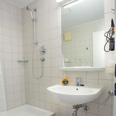 H&h Im Herzen Der Stadt Super Zentral Ruhig Mit Kochnischen Balkon Oder Empore