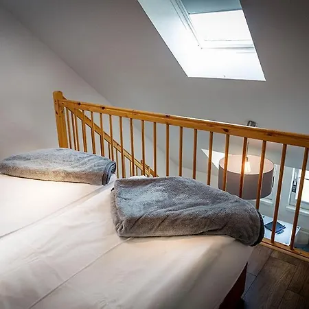 H&h Im Herzen Der Stadt Super Zentral Ruhig Mit Kochnischen Balkon Oder Empore Apartamento Greifswald