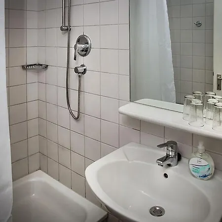 H&h Im Herzen Der Stadt Super Zentral Ruhig Mit Kochnischen Balkon Oder Empore Apartmán *