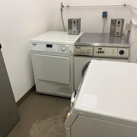 H&h Im Herzen Der Stadt Super Zentral Ruhig Mit Kochnischen Balkon Oder Empore Apartment